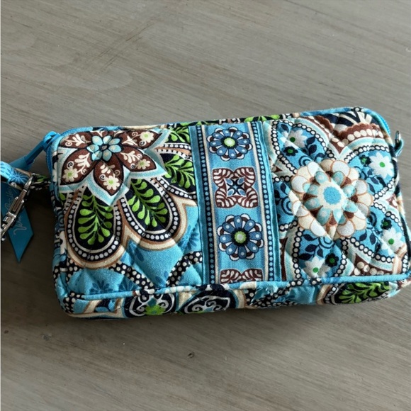 Vera Bradley purse clutch wallet keychain
With zipper in excellent condition - Picture 7 of 14